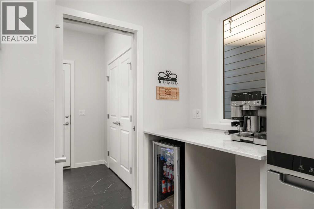 93 Treeline Avenue SW