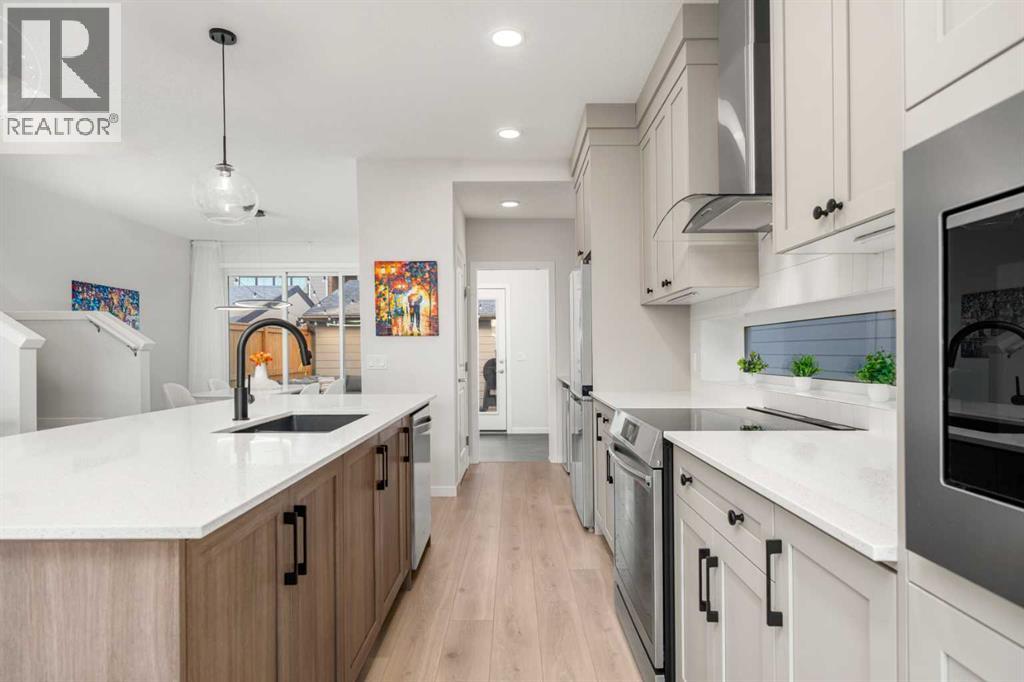 93 Treeline Avenue SW