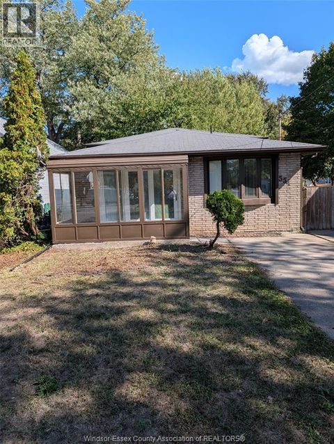 554 LESPERANCE ROAD Tecumseh ON N8N1W4