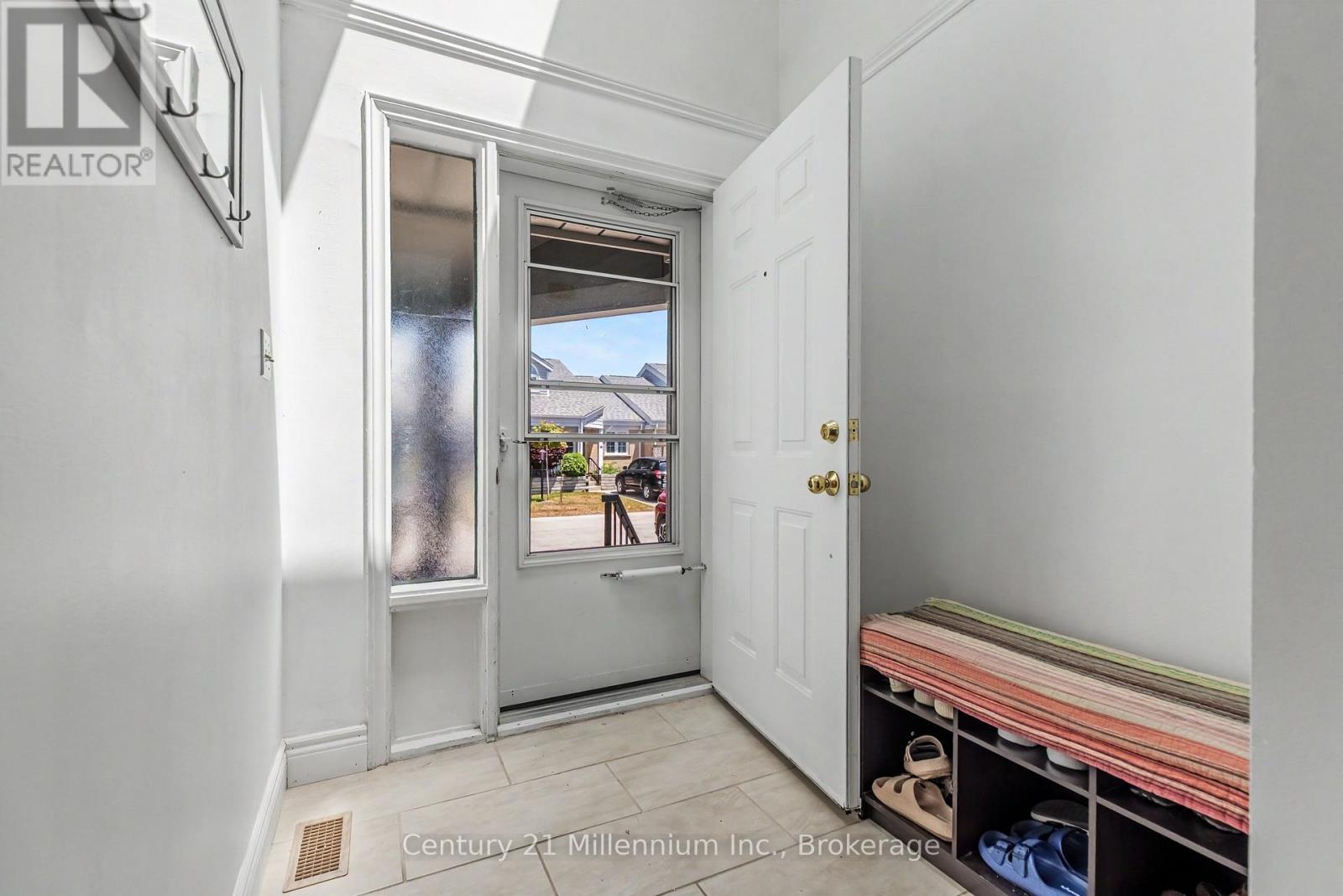 19 - 874 ARLINGTON STREET
