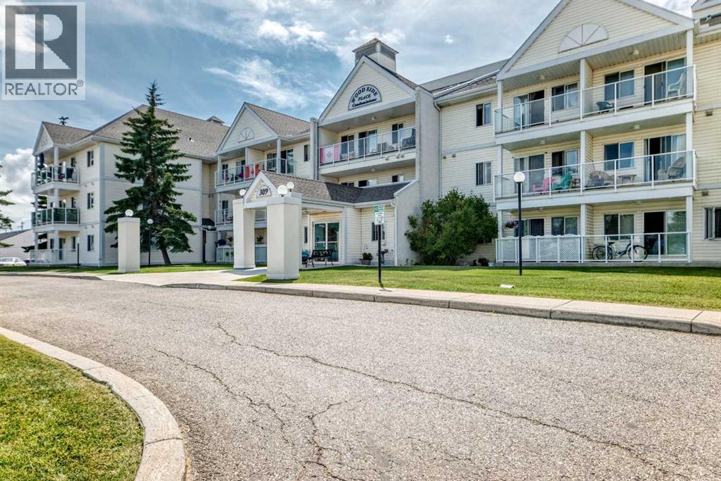 307, 309 Woodside Drive NW