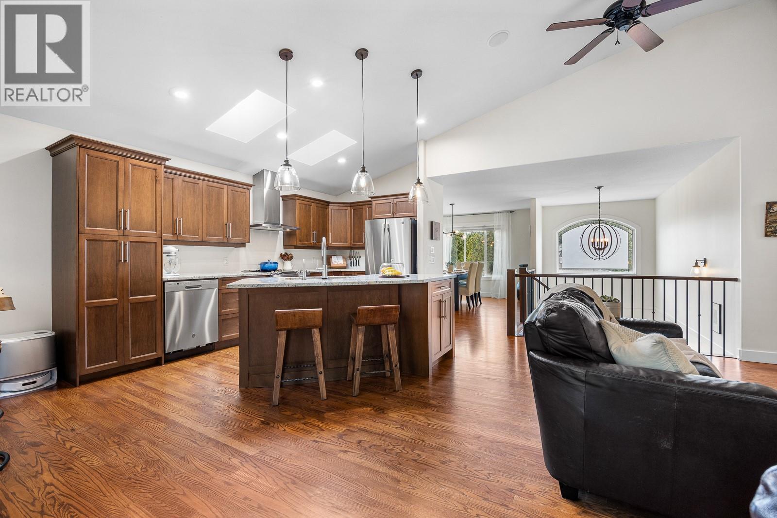 328 Woodpark Crescent