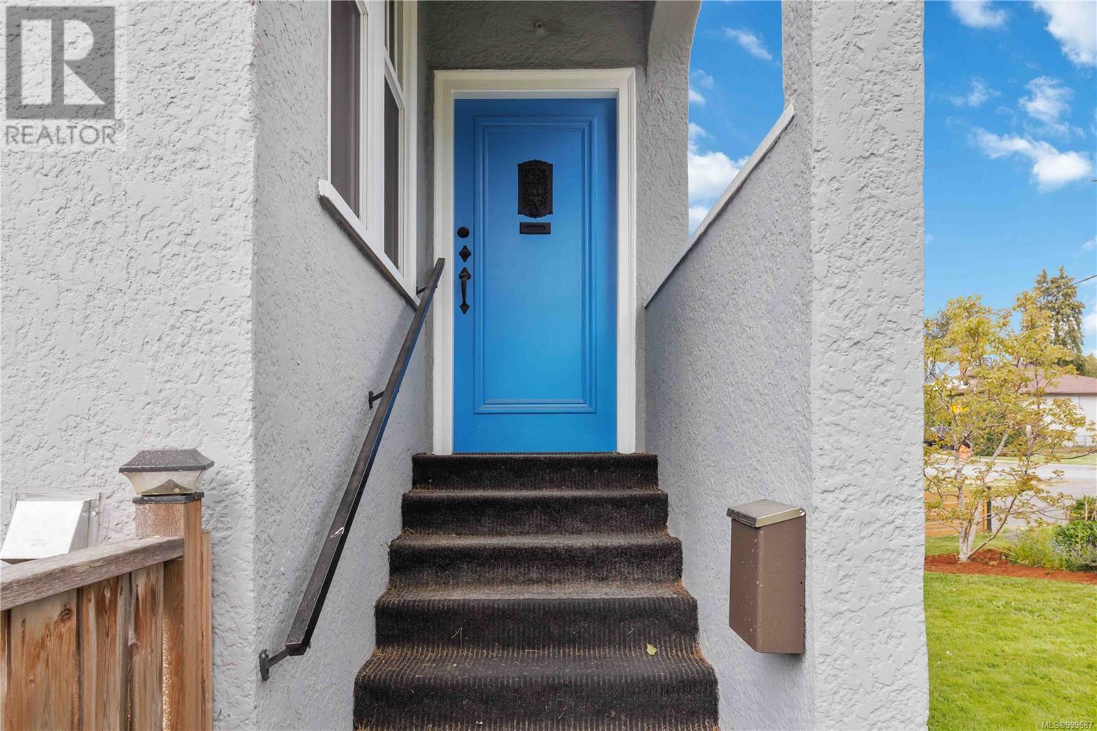 201 Maddock Ave W