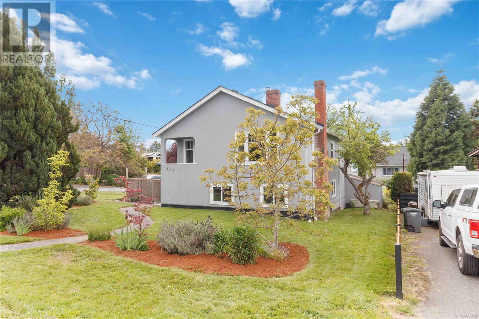 201 Maddock Ave W