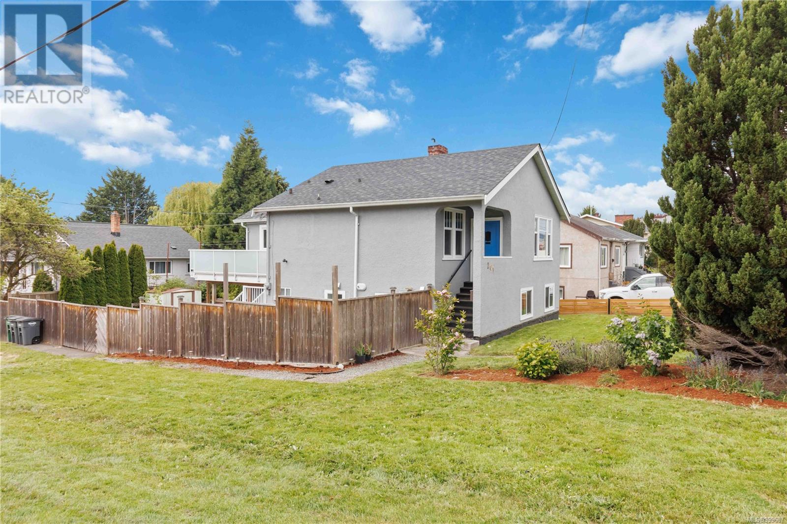 201 Maddock Ave W