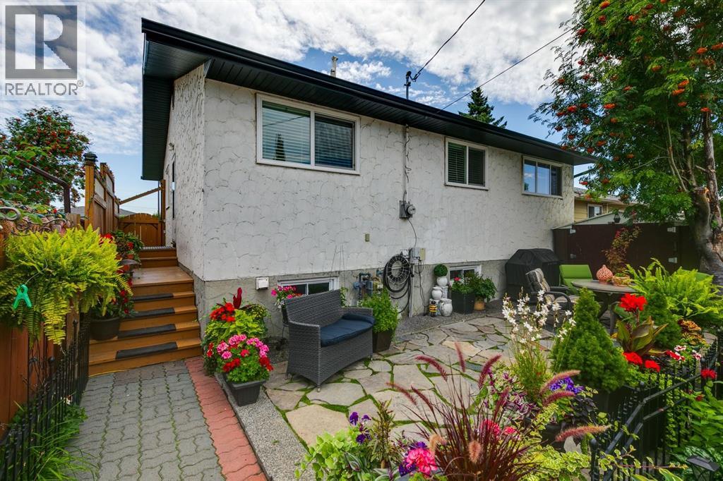 299 Doverview Crescent SE