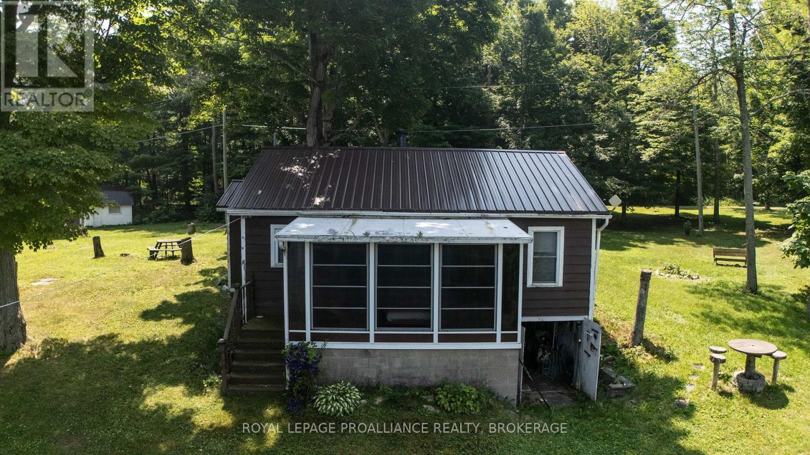 148 COTTAGE LANE