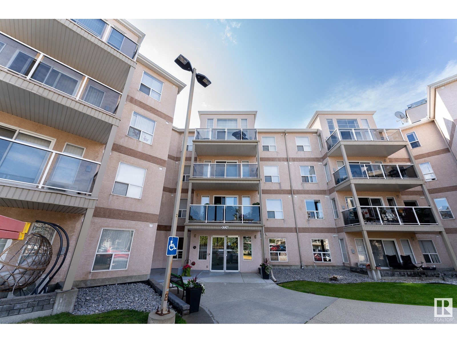 #433 9704 174 ST NW