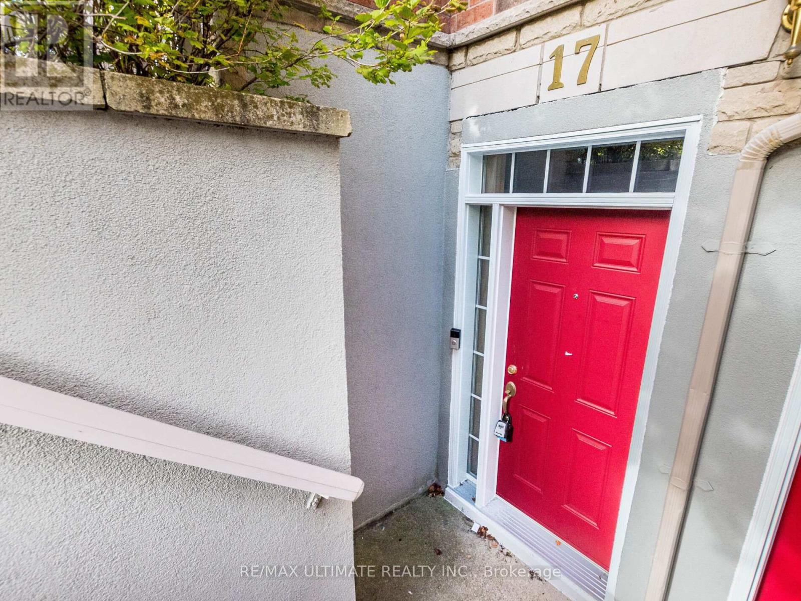 UNIT # 17 - 615 SHORELINE DRIVE