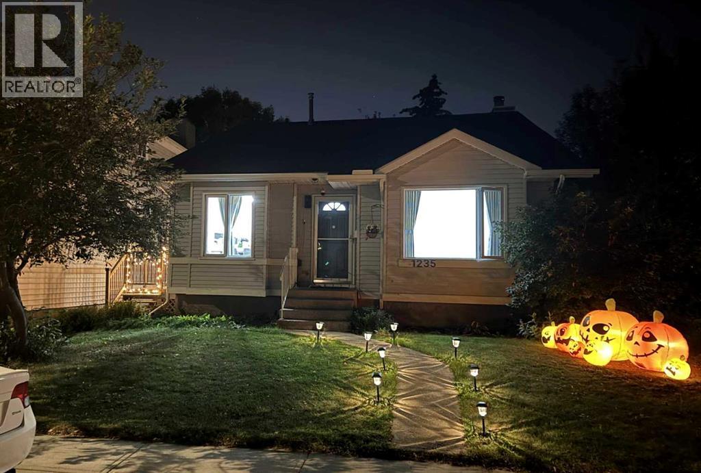 1235 Sandpiper Road NW