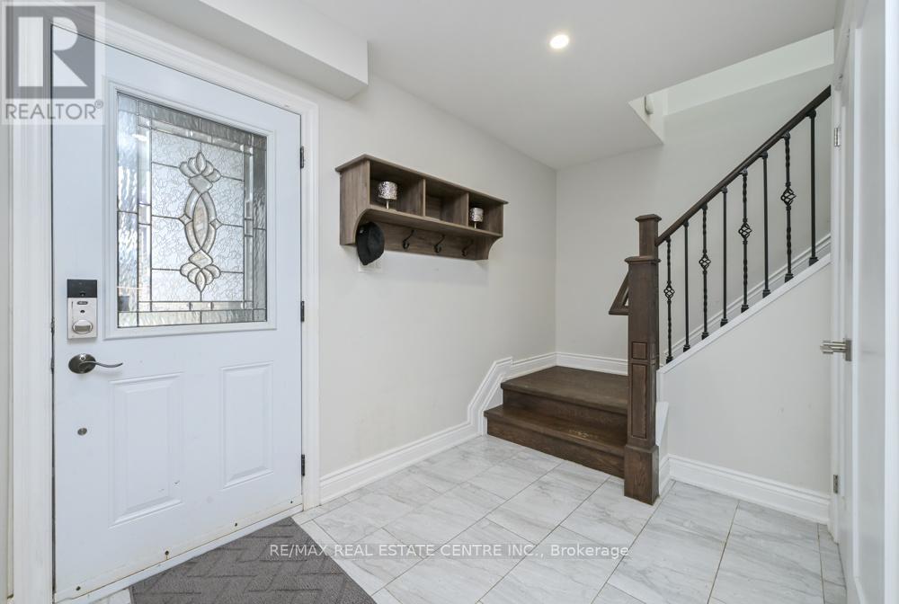 14 BORDEN HILL COURT