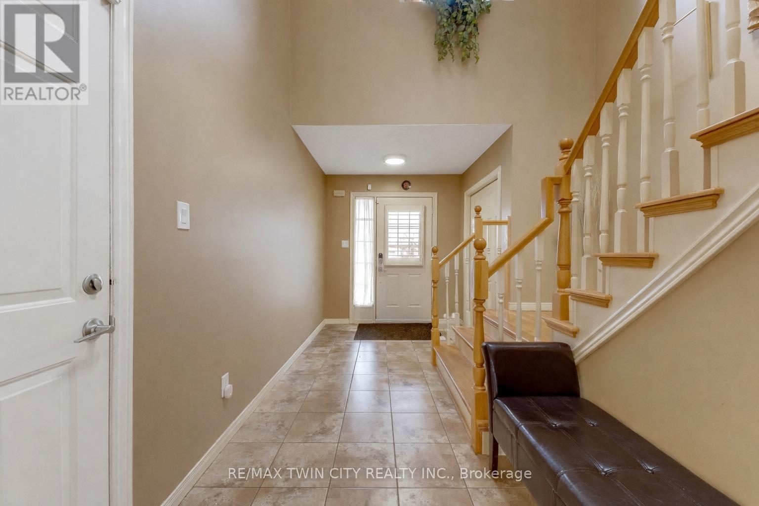 924 COPPER LEAF CRESCENT