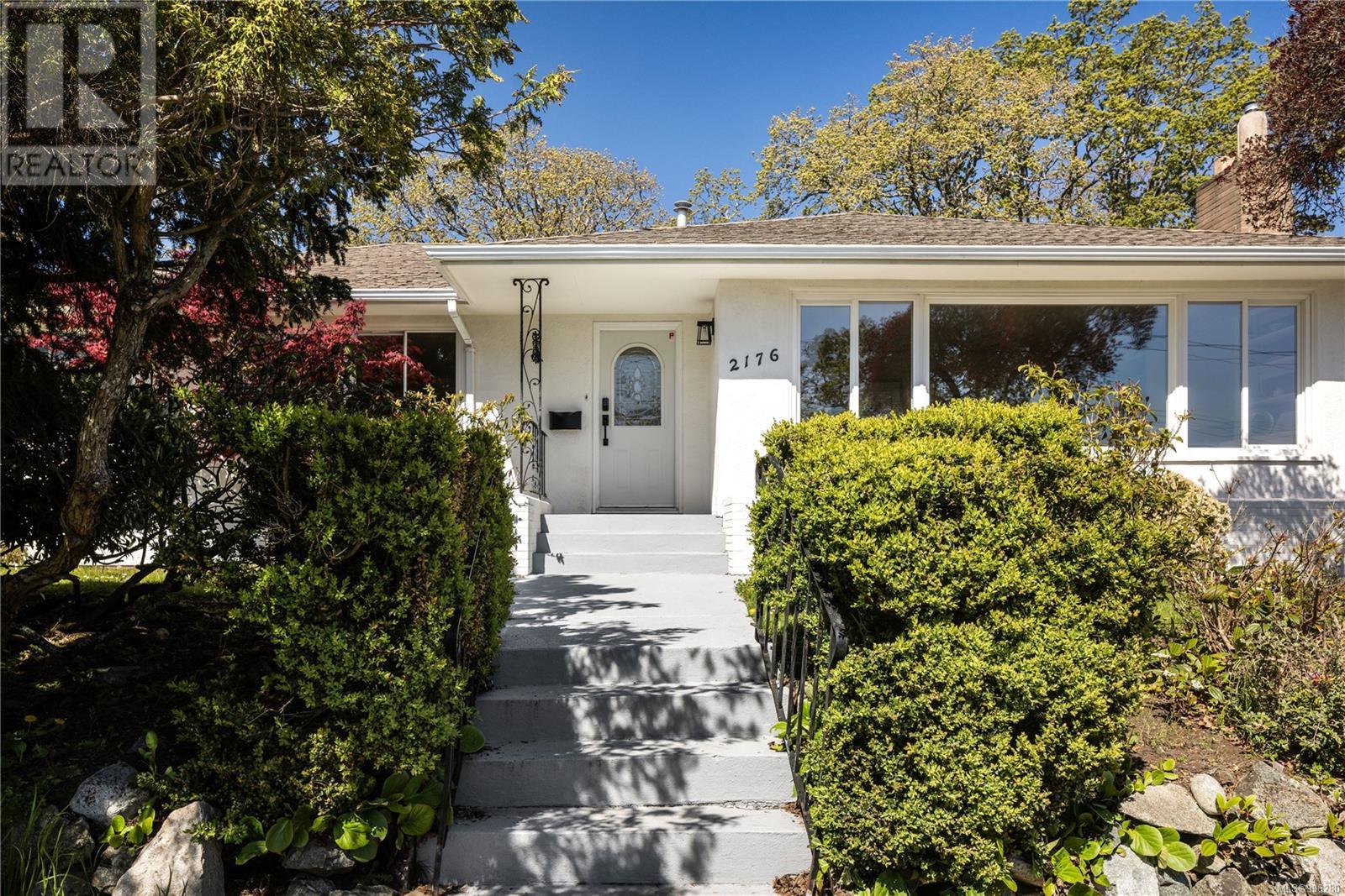 2176 Lansdowne Rd