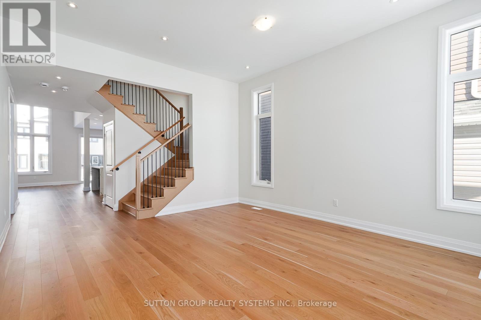 11 SUN VALLEY AVENUE