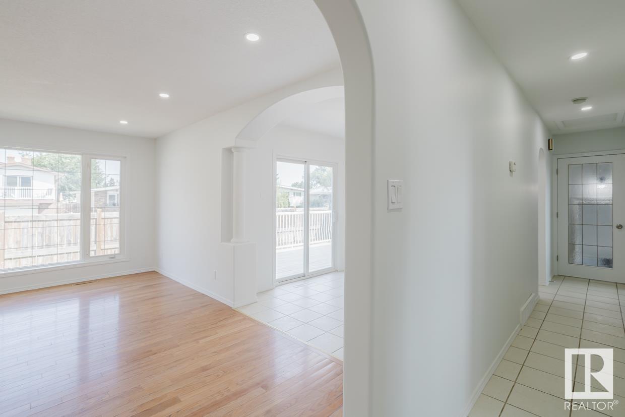 9307 128 AV NW