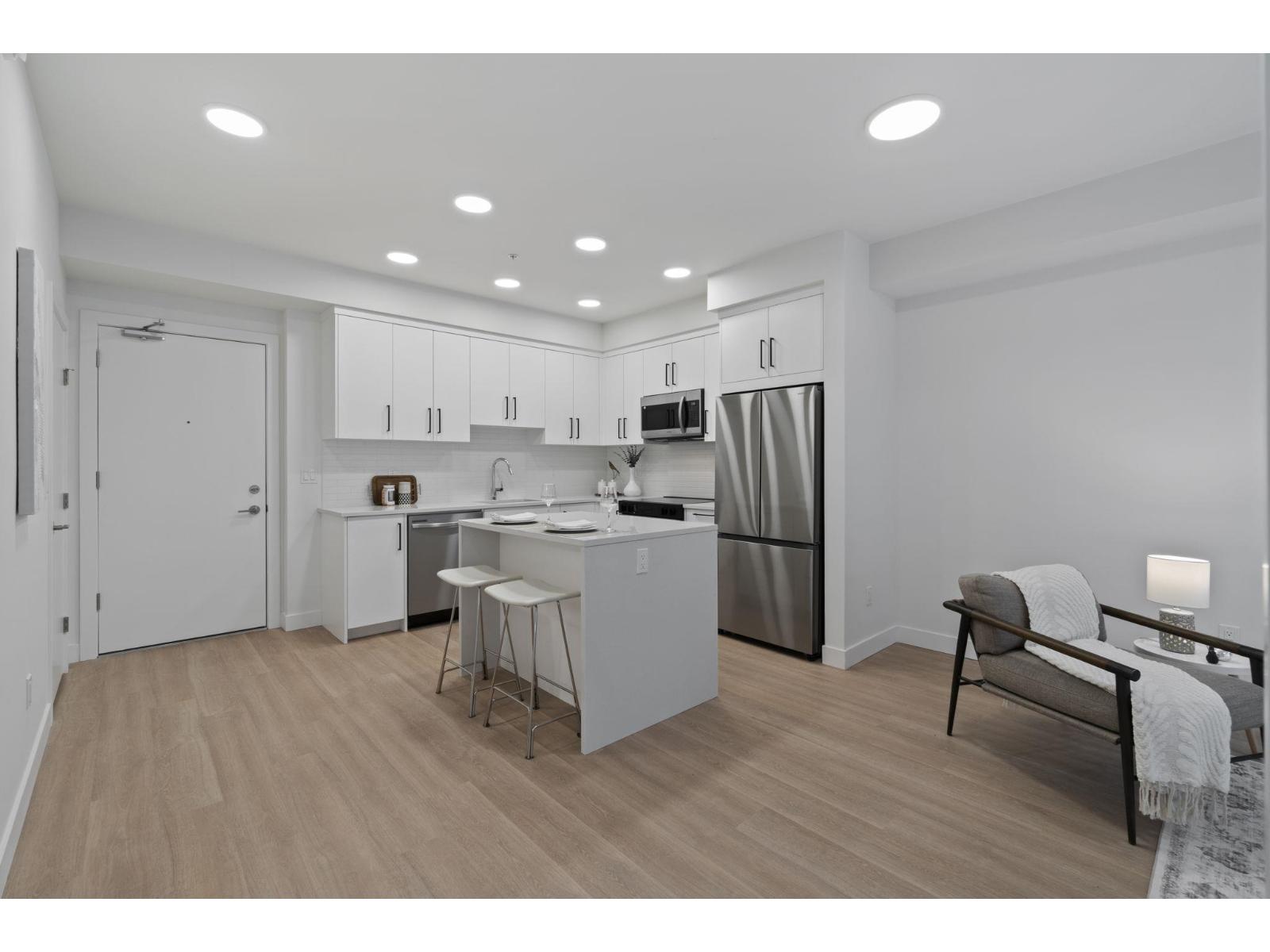 209 33820 SOUTH FRASER WAY