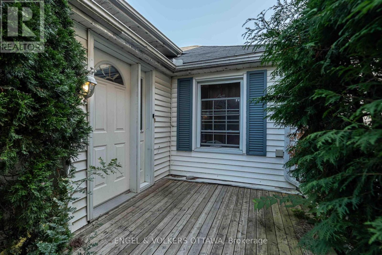 467 EDGEWORTH AVENUE