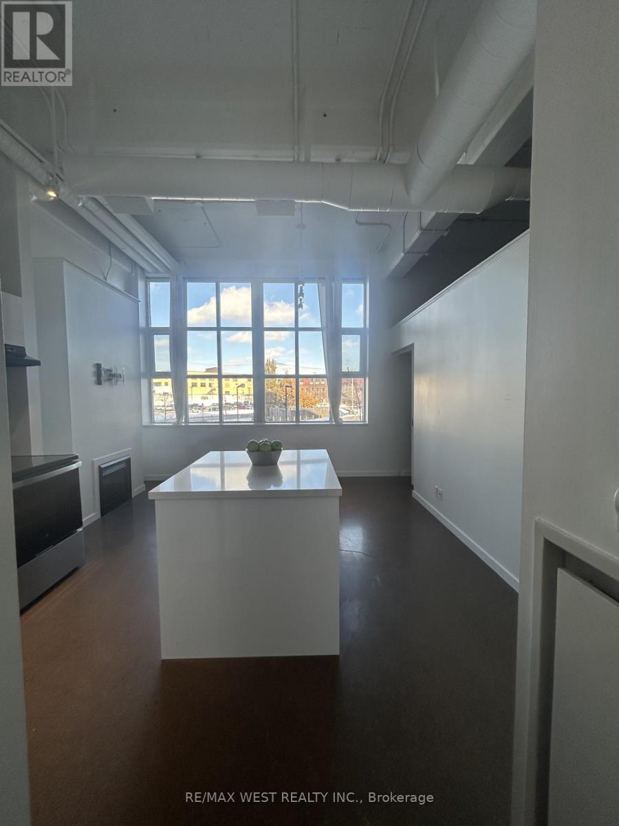 207 - 410 KING STREET W