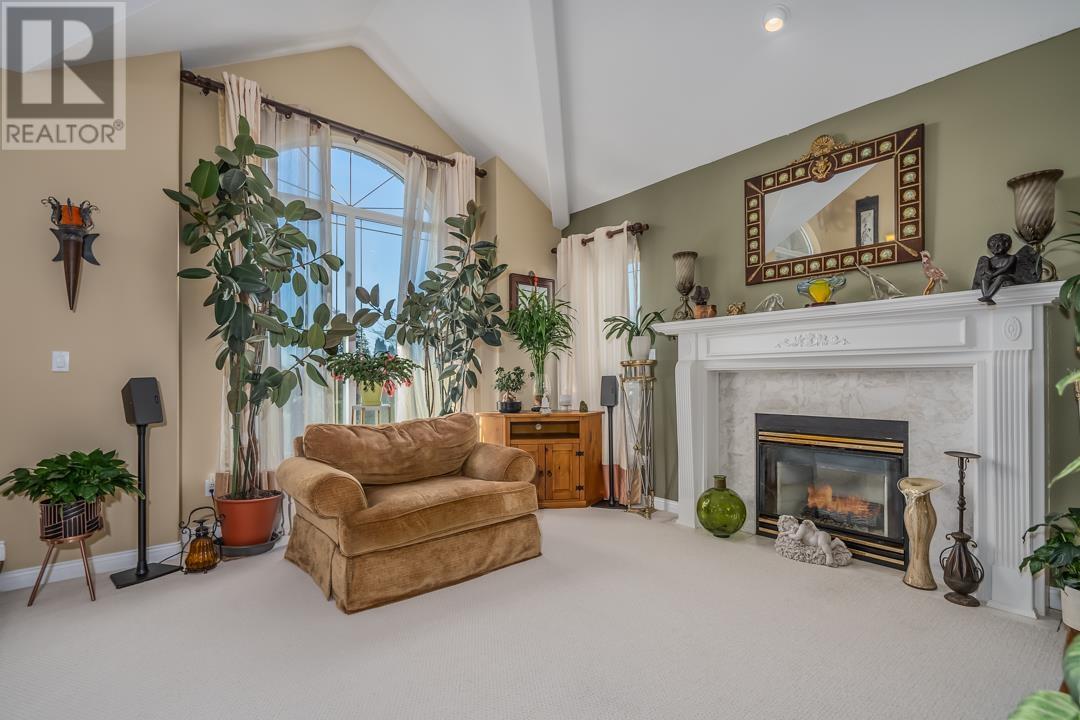 2583 DIAMOND CRESCENT