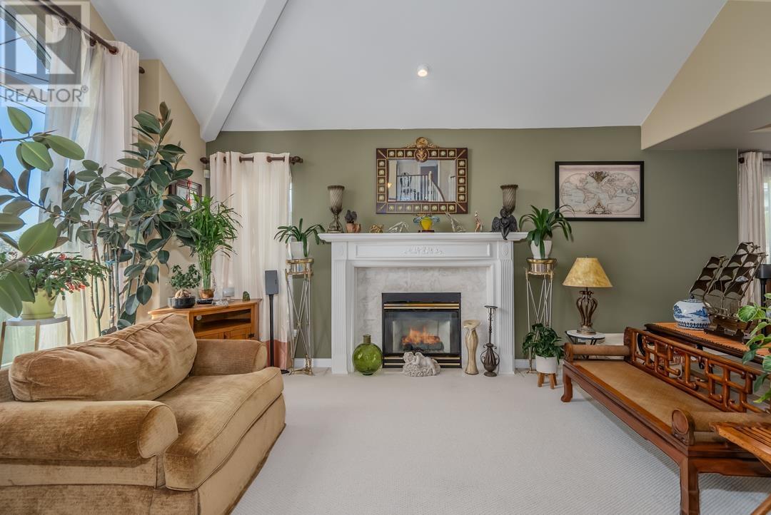 2583 DIAMOND CRESCENT