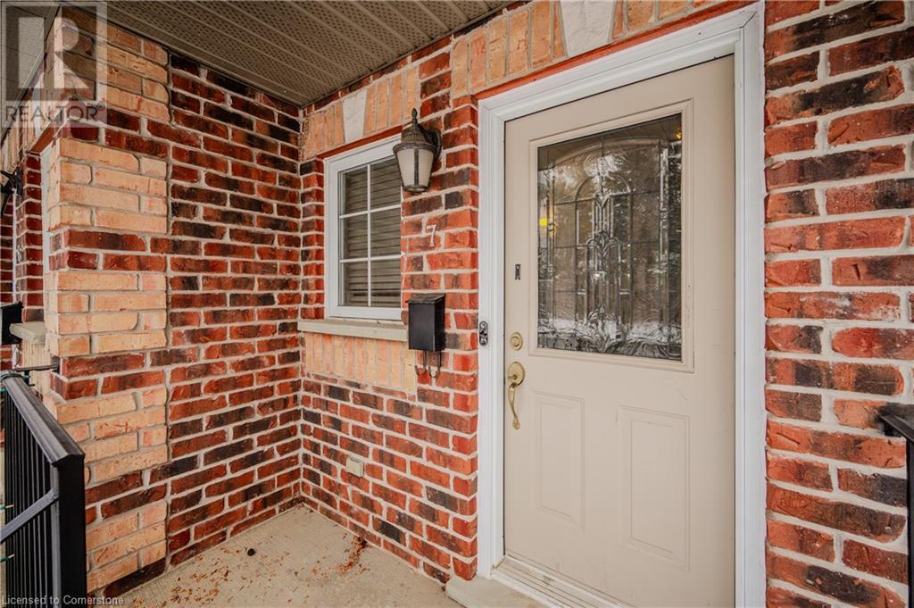 76 WOOLWICH Street Unit# 7