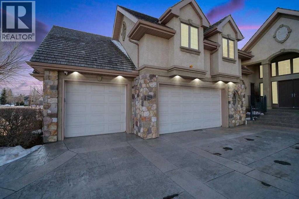 8 Mt Douglas Point SE