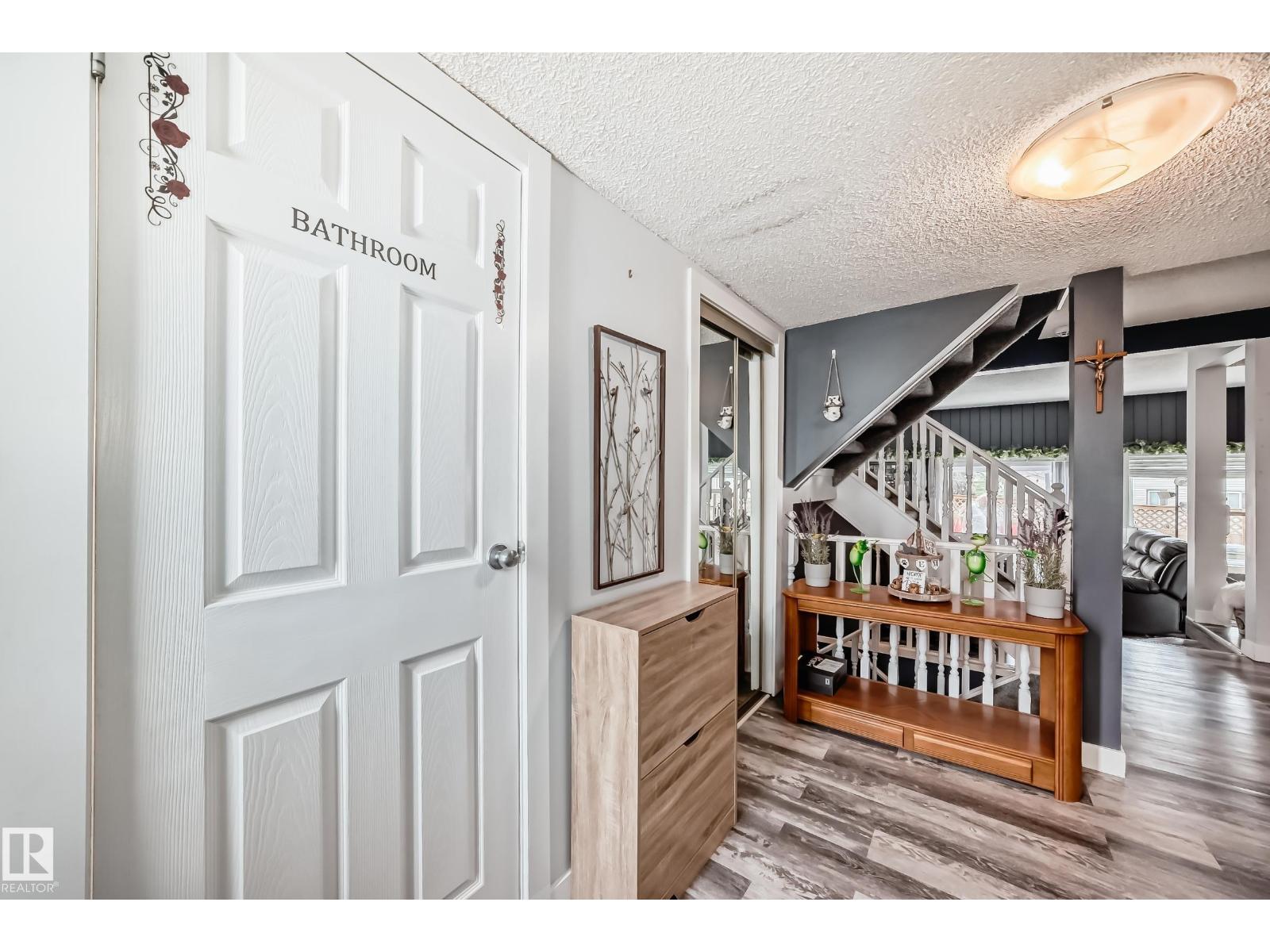 32 GRANDIN WOODS