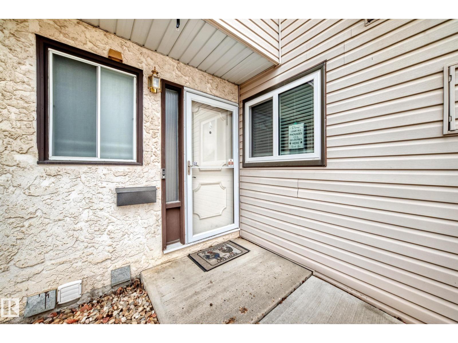 32 GRANDIN WOODS