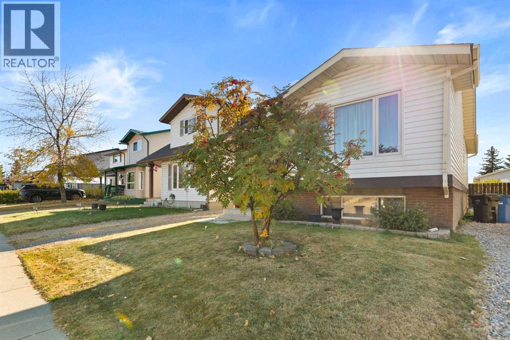 103 Abadan Crescent NE