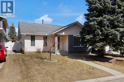 11 Woodfield Crescent SW Calgary AB T2W3W2