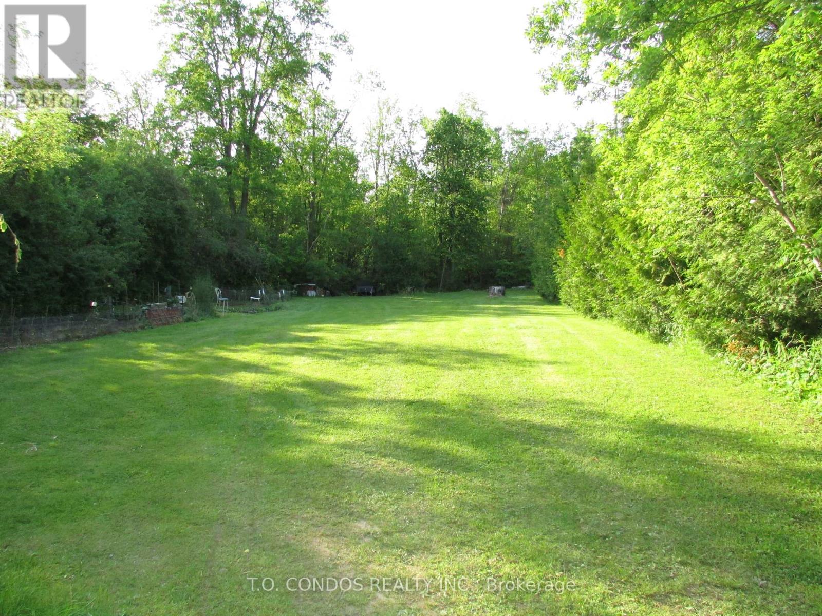 692 NORTH SHORE DRIVE E