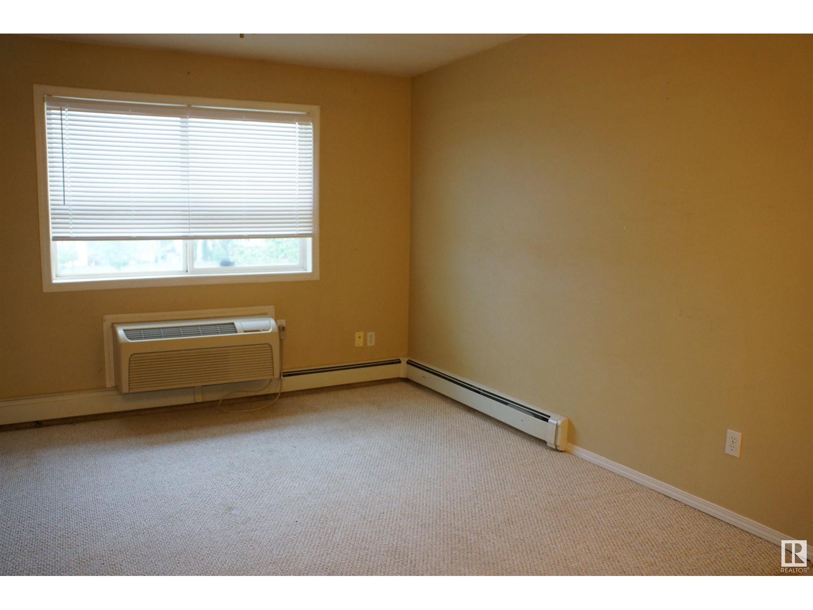 #403 8802 SOUTHFORT