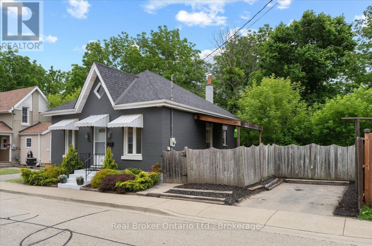 24 ROSE AVENUE