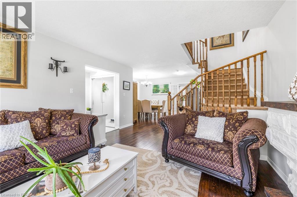 18 HOLLINRAKE Avenue