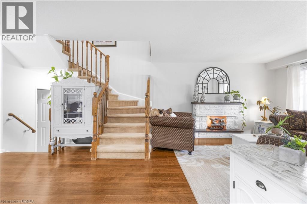 18 HOLLINRAKE Avenue