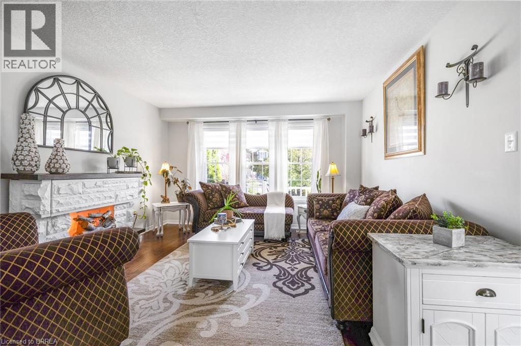 18 HOLLINRAKE Avenue