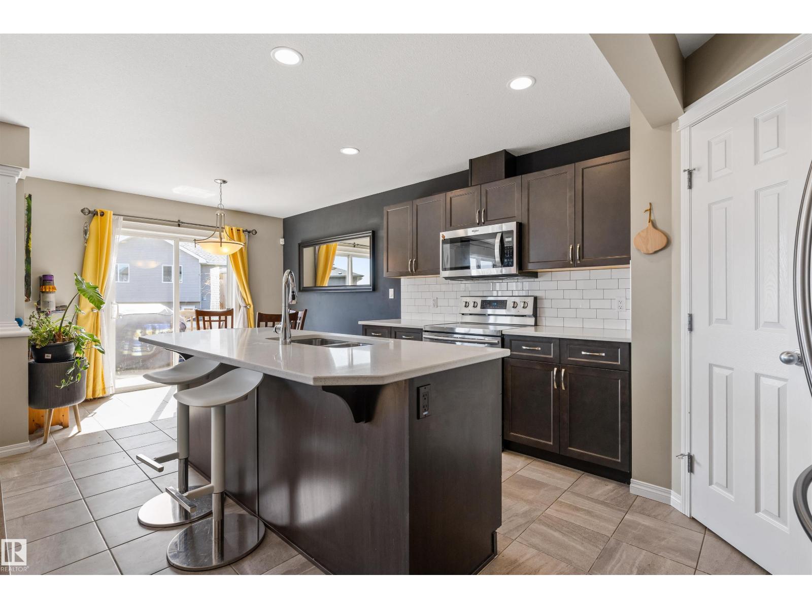 12827 207 ST NW