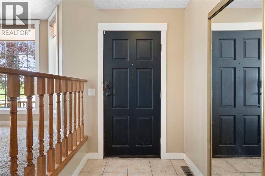 69 Sunmeadows Crescent SE