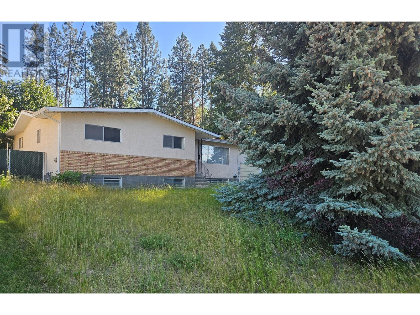 305 & 295 Clarissa Road