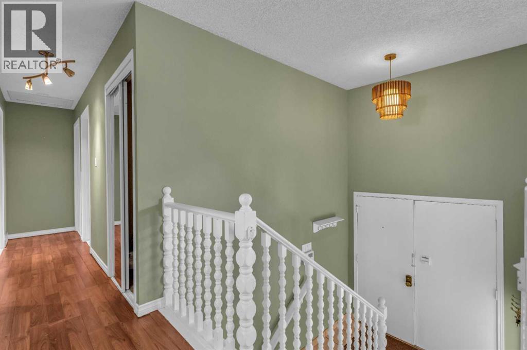 403 Queen Alexandra Way SE