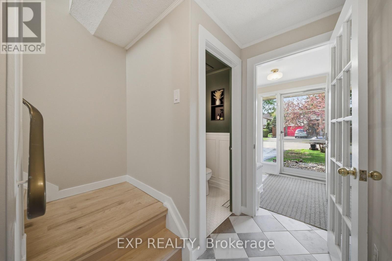 2333 COTTERS CRESCENT