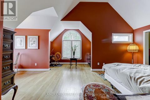 140 MCKEE AVENUE Toronto (Willowdale East) ON M2N4C4