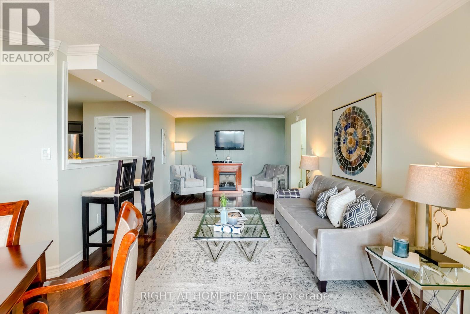 1607 - 5 SHADY GOLFWAY