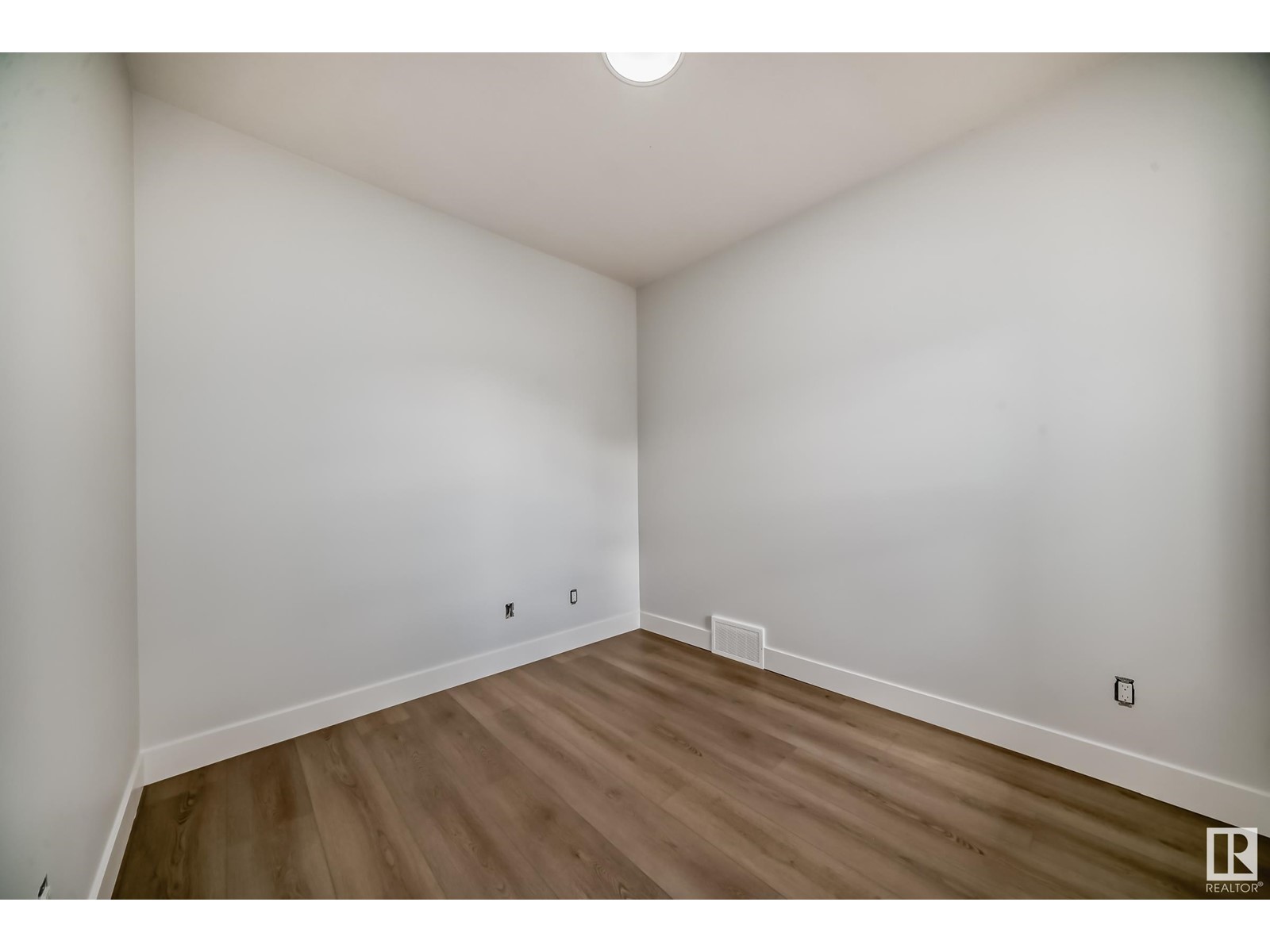 47 Waverly WY