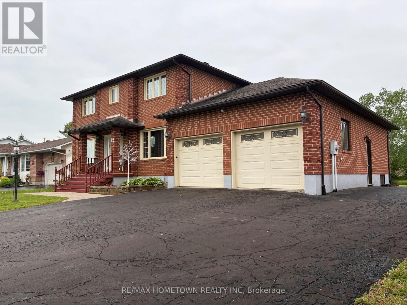 12 FAIRHOLME DRIVE