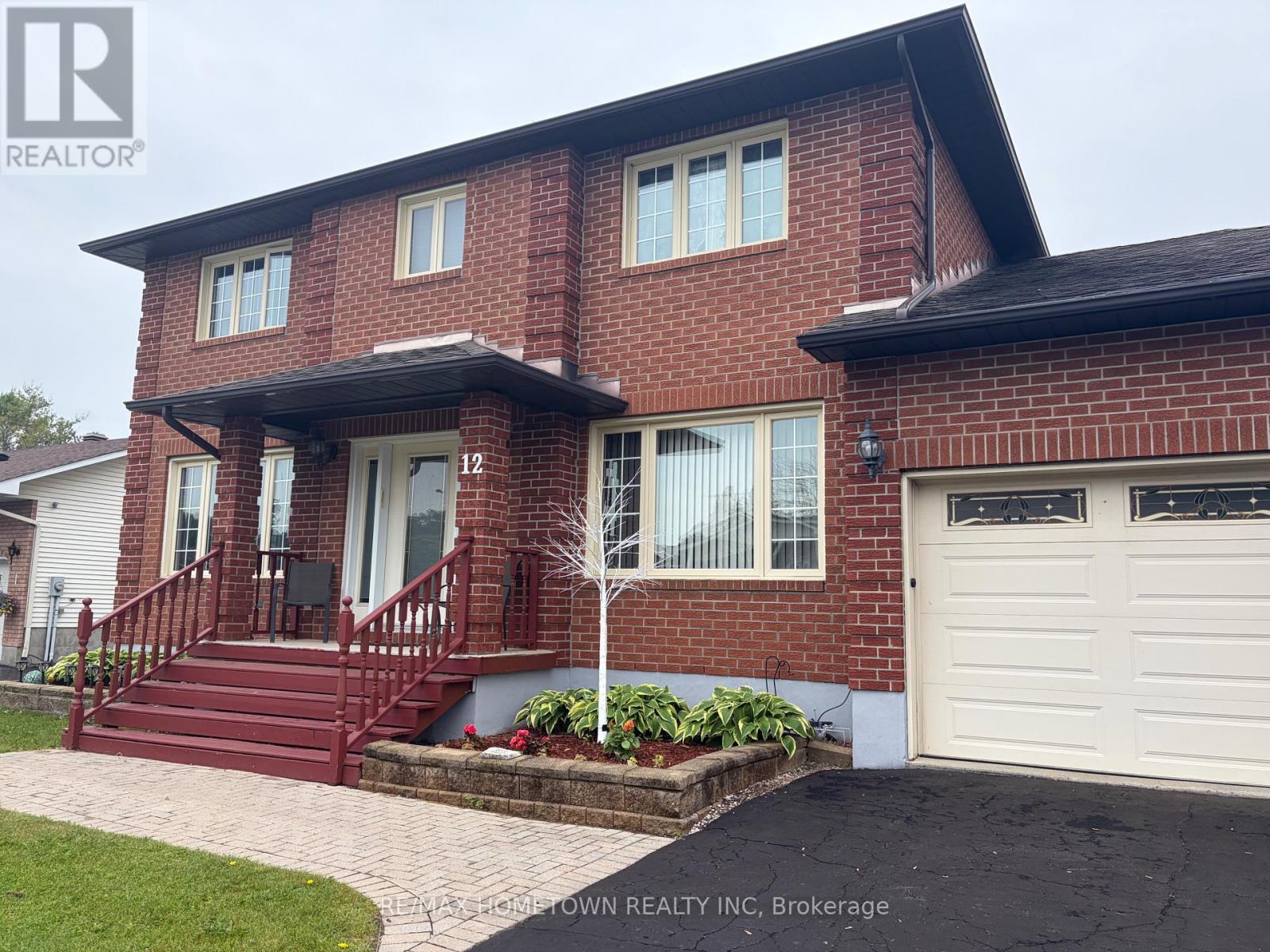 12 FAIRHOLME DRIVE