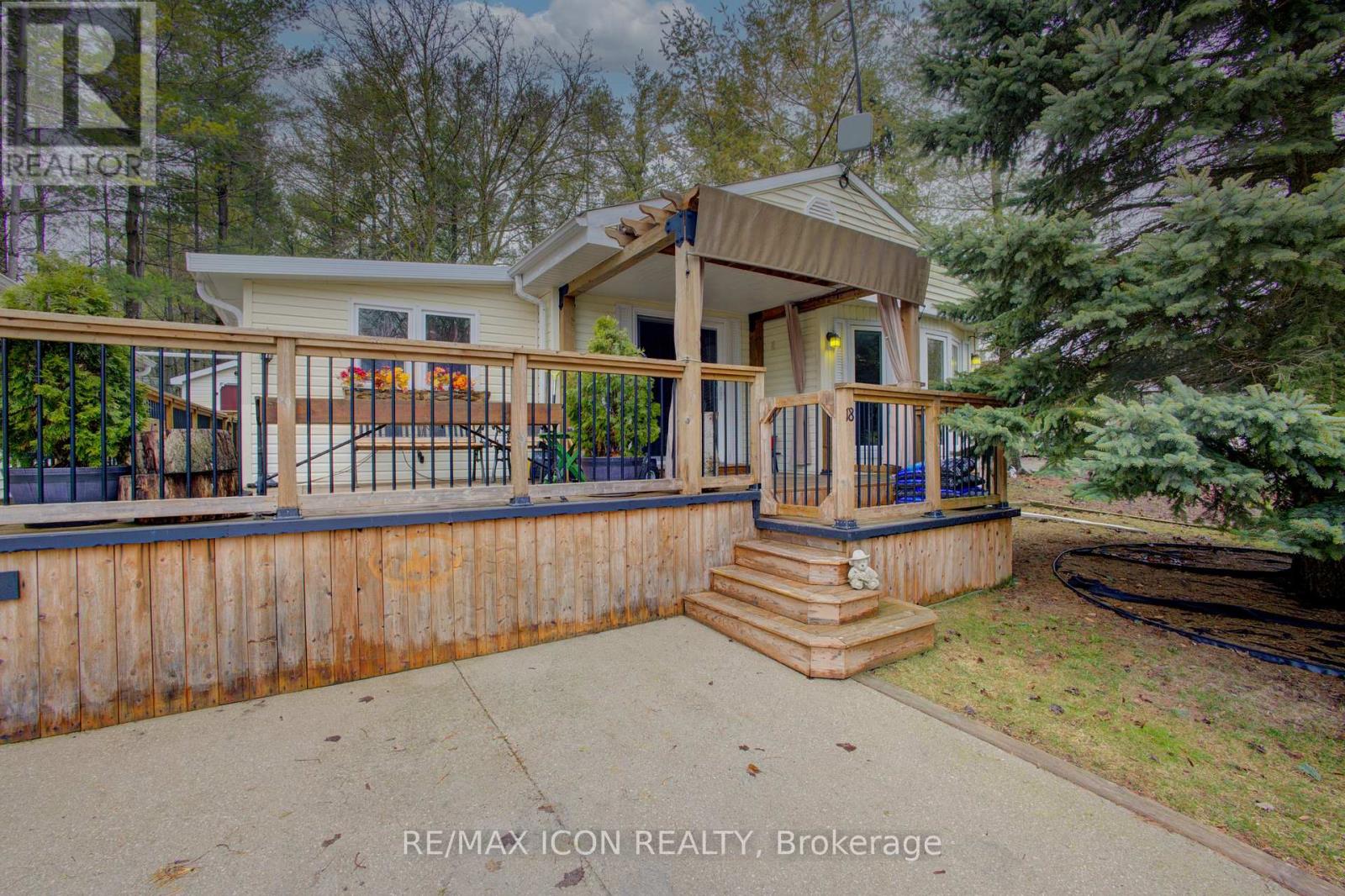 MAPLE 18 - 7489 SIDEROAD 5 E