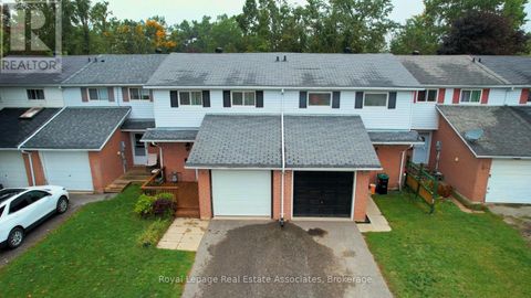 41 BARRETT CRESCENT Barrie (Letitia Heights) ON L4N5A4