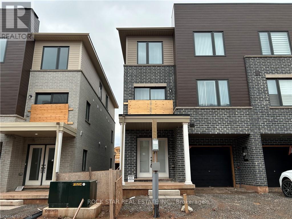 Photo 1 of 9 — 73 DRYDEN LANE, Hamilton (McQuesten), ON L8H0B6