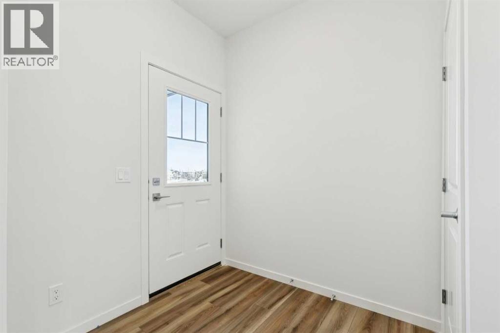 1358 Bayview Crescent SW